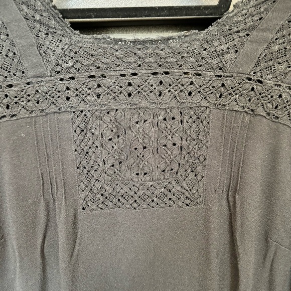 🎻 J. Crew Point Sur Black Ruffled Blouse with Lace Details - size 6​​ - Picture 2 of 9